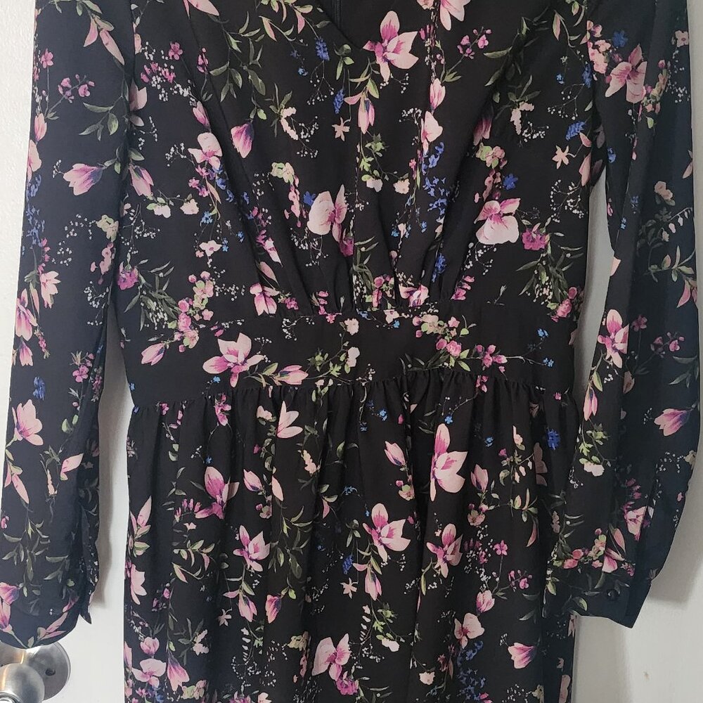 Flower dress with long sleeves - Picture 7 of 9